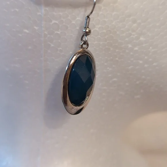 Vintage Gold Toned Blue Sapphire Like Center Piece Hook Earrings - Picture 3 of 7